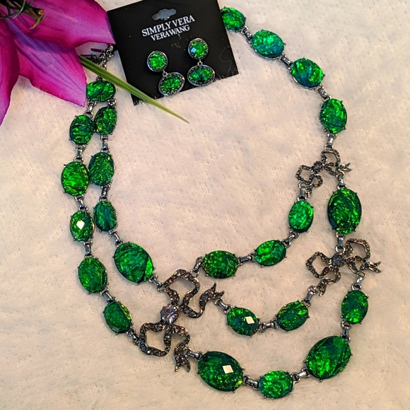 Simply Vera Vera Wang Jewelry - 👑 Simply Vera Wang Necklace and Earrings Set 👑
